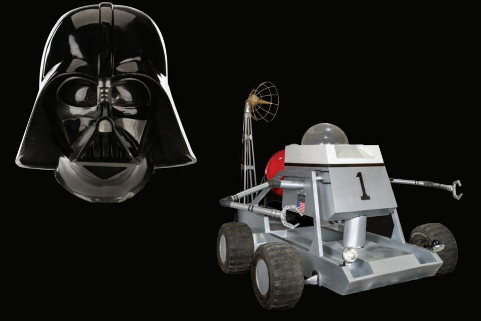 Für Darth Vaders Helm erhoffen sich die Auktionäre 250.000 bis 450.000 US-Dollar. Bonds Mondbuggy soll 400.000 bis 600.000 Dollar bringen.