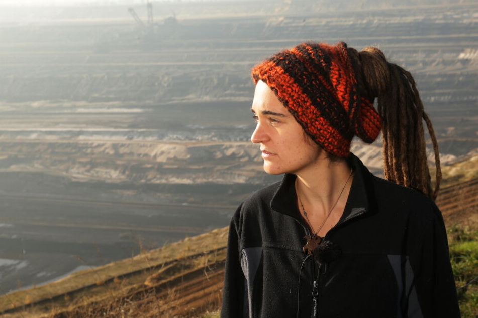 Klimaaktivistin Carola Rackete hat am Sonntag den Braunkohletagebau Garzweiler besucht.