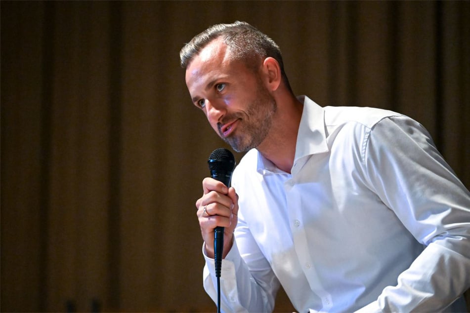 Die AfD um Spitzenkandidat Ulrich Siegmund (35) kann nach einer neuen Wahlumfrage auf 42 Prozent der Stimmen hoffen. (Archivfoto)