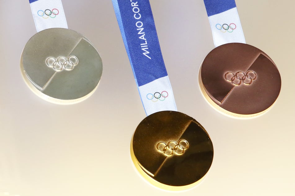 Die Gold-, Silber- und Bronzemedaillen der Olympische Spiele 2026.