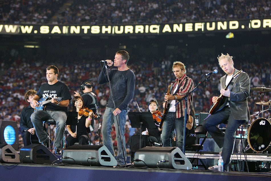 Arnold ist Teil der Band "3 Doors Down", die sich vor allem in den 2000ern großer Beliebtheit erfreute.