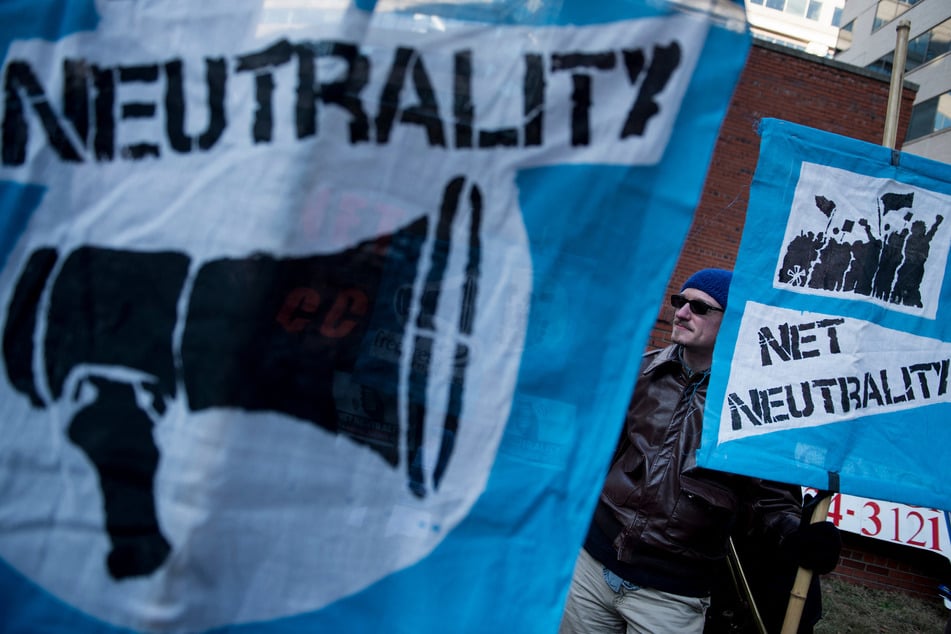 A federal appeals court in Ohio reversed the FCC's order to reinstate Net Neutrality, arguing it lacked the authority to intervene.