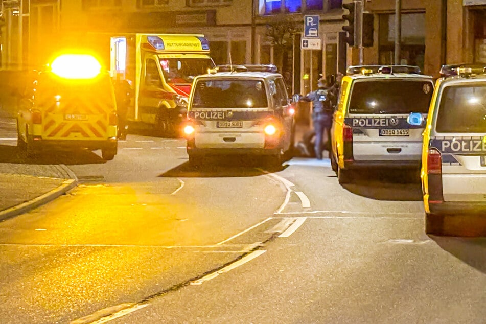 In der Nacht zu Sonntag gab es in Aue einen Polizeieinsatz in der Bahnhofstraße.