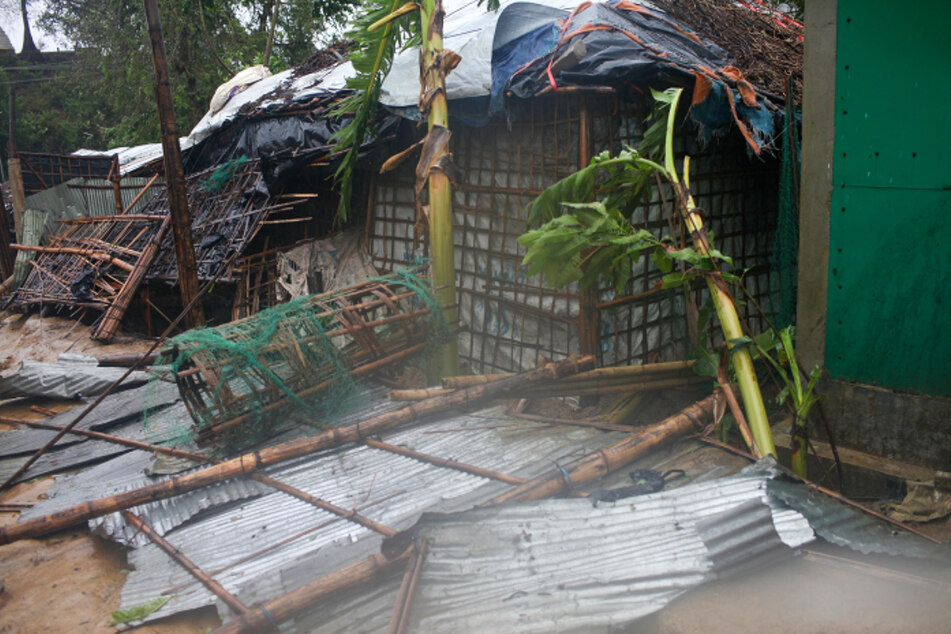 Ein teilweise zerstörtes Haus im weltgrößten Flüchtlingslager in Teknaf.