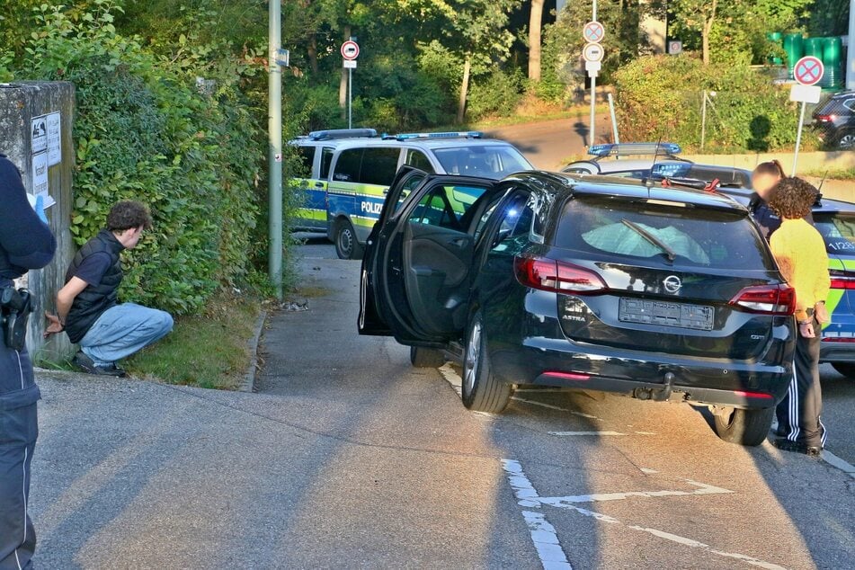 Die Jugendlichen wurden in Handschellen gelegt und im Anschluss zu ihren Eltern gebracht.