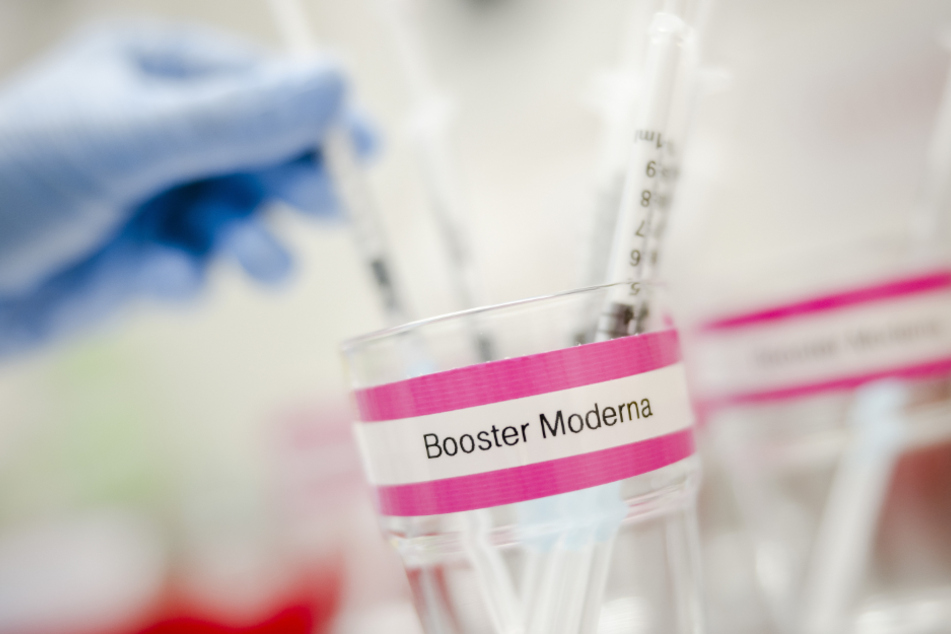 Für die "Booster"-Auffrischung soll vorwiegend der Moderna-Impfstoff verwendet werden.