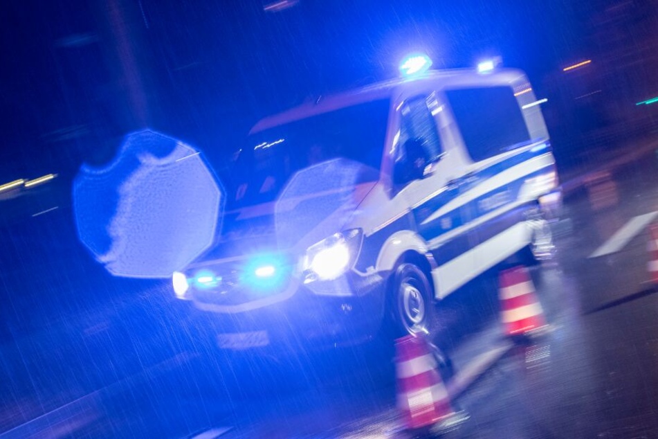 Die Polizei sicherte die Unfallstelle. (Symbolbild)
