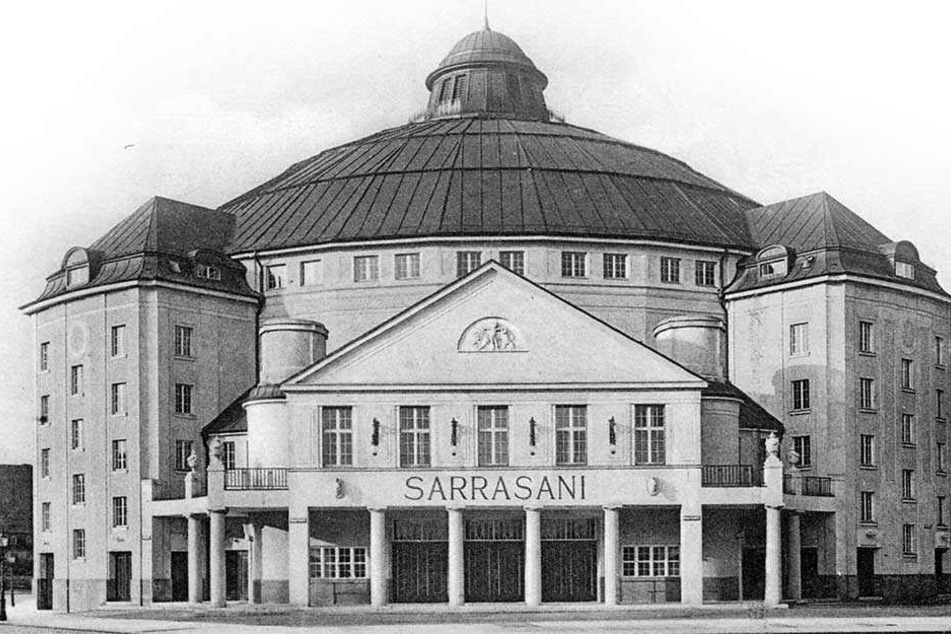 Im Kuppelbau des Zirkus Sarrasani rief Hermann Fleißner (†73) die Republik Sachsen aus.
