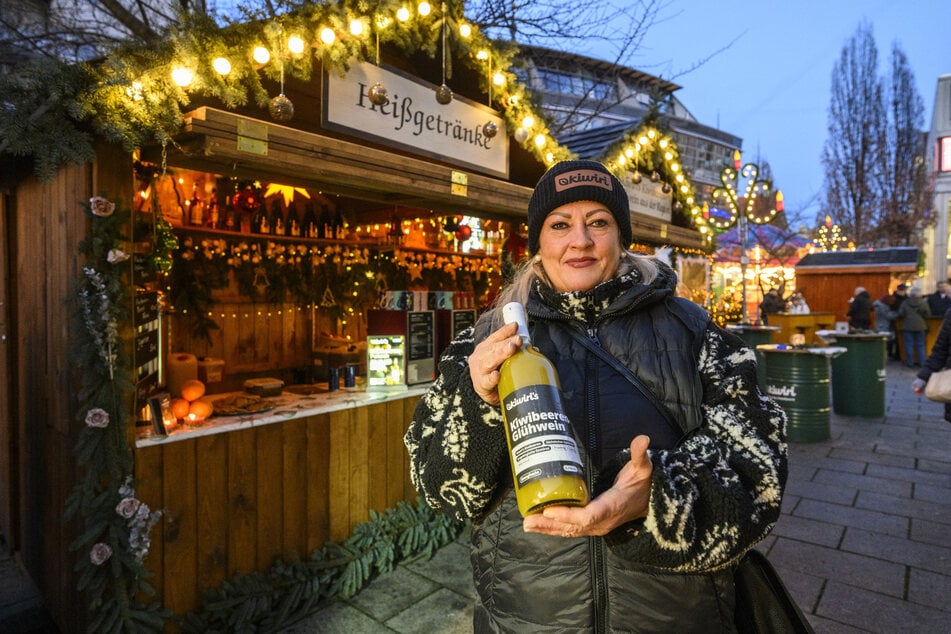 Nancy Jagelmann (55) vom "kiwiri"-Kiwipunsch hat ihre Preise nicht erhöht, trotz mehr Becherpfand.