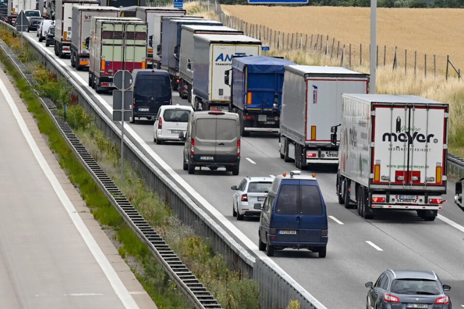 Sonderregel ab sofort gültig: Sonntagsfahrverbot für Lastwagen aufgehoben