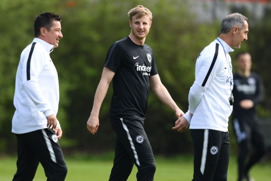 Wurde binnen einer halben Saison zum Publikumsliebling bei der Eintracht: Martin Hinteregger (Mi.).