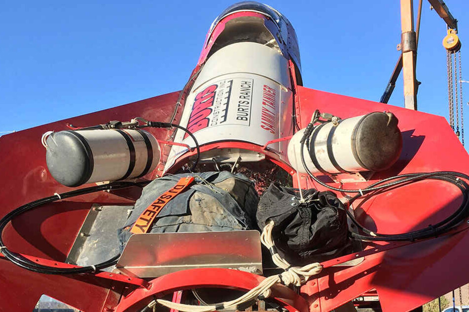 Die Rakete hat der 61-Jährige aus Altteilen zusammengebaut, sie soll mit Dampf getrieben werden und ihn auf eine Höhe von bis zu 600 Metern steigen lassen.