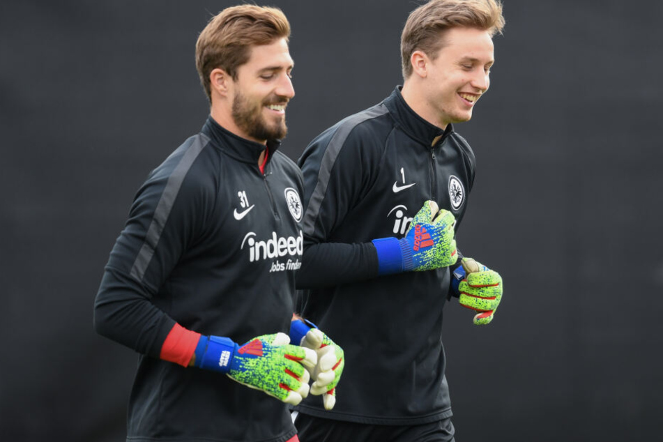 Die beiden Eintracht-Keeper Kevin Trapp (l.) und Frederik Rönnow.