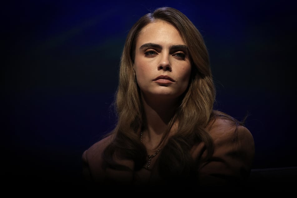 Traurig blickt US-Model Cara Delevingne (30) auf ihre Vergangenheit zurück.