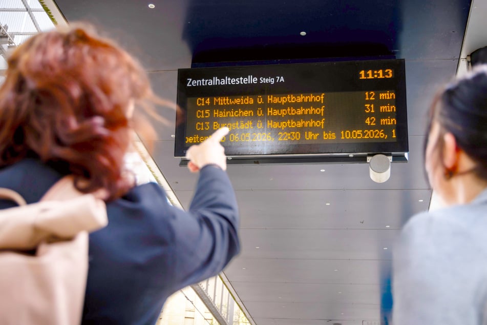 Echtzeitinfos findet Ihr nicht nur auf den Tafeln an der Haltestelle, sondern mit MOOVME auch bequem auf dem Smartphone.