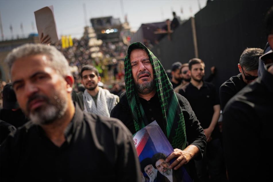 Unzählige Menschen nahmen an den geplanten Zeremonien teil, um Ajatollah Ali Chamenei (†86) zu ehren.