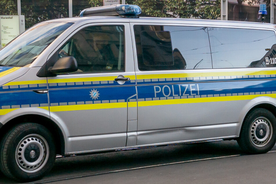 Die Polizei nahm den jungen Mann und seine Beifahrer nach der Aktion fest. (Symbolbild)