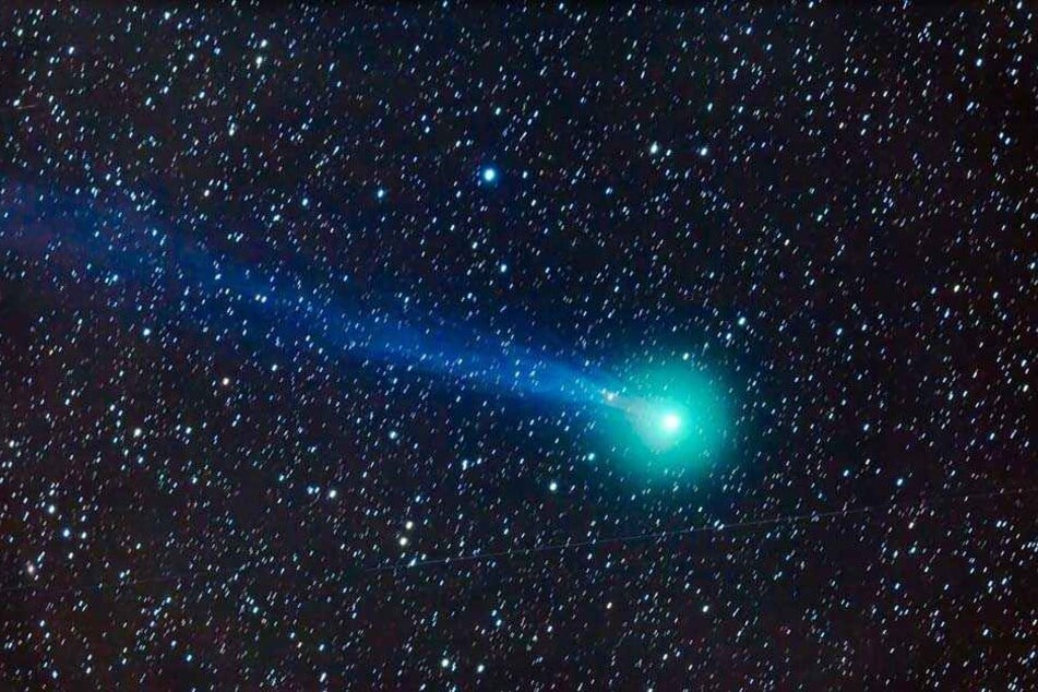 Asteroiden & Meteoriten: Super-Komet rast Weihnachten auf Erde zu