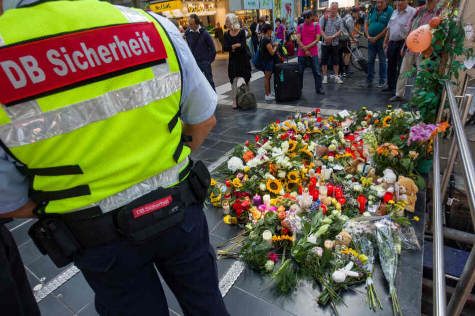 Der Tod des Jungen am Bahnsteig 7 des Frankfurter Hauptbahnhofs löste eine große Welle der Anteilnahme aus.