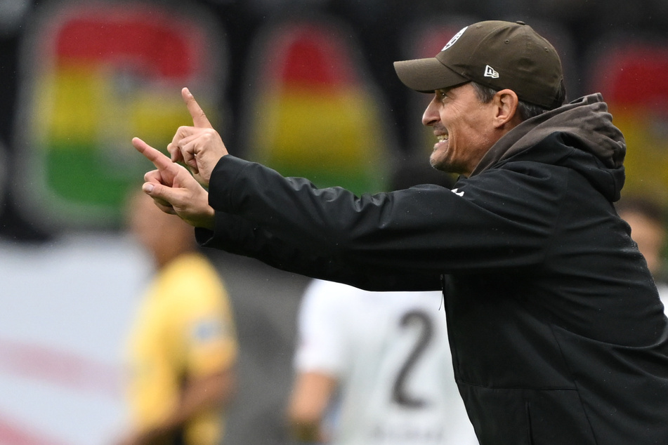 St.-Pauli-Trainer Alexander Blessin (52) vertraut mit wenigen Ausnahmen auf seine Stammelf.