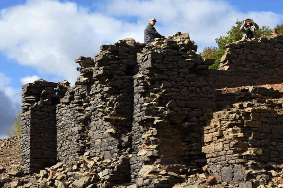 Für Touristen sind die Ruinen im Edersee eine echte Attraktion.