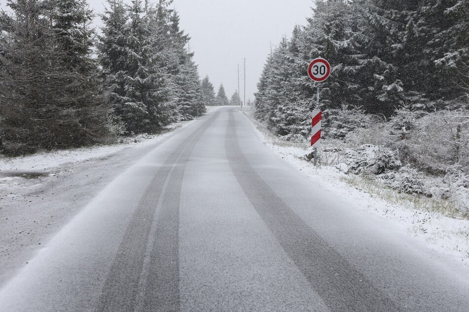 In höheren Lagen des Harzes bleibt der Schnee vorübergehend liegen.
