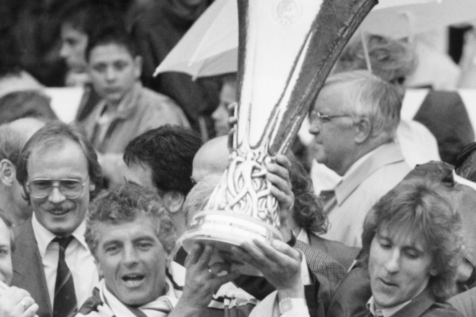 1988 gewann Bayer 04 Leverkusen das Uefa-Pokal-Finale gegen Espanyol Barcelona. Den entscheidenden Elfmeter für die Werkself hatte Täuber versenkt. (Archivbild)