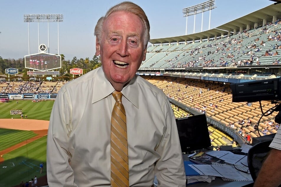 Legendary MLB broadcaster Vin Scully has peacefully died at 94 years old at his home in Hidden Hills, California.