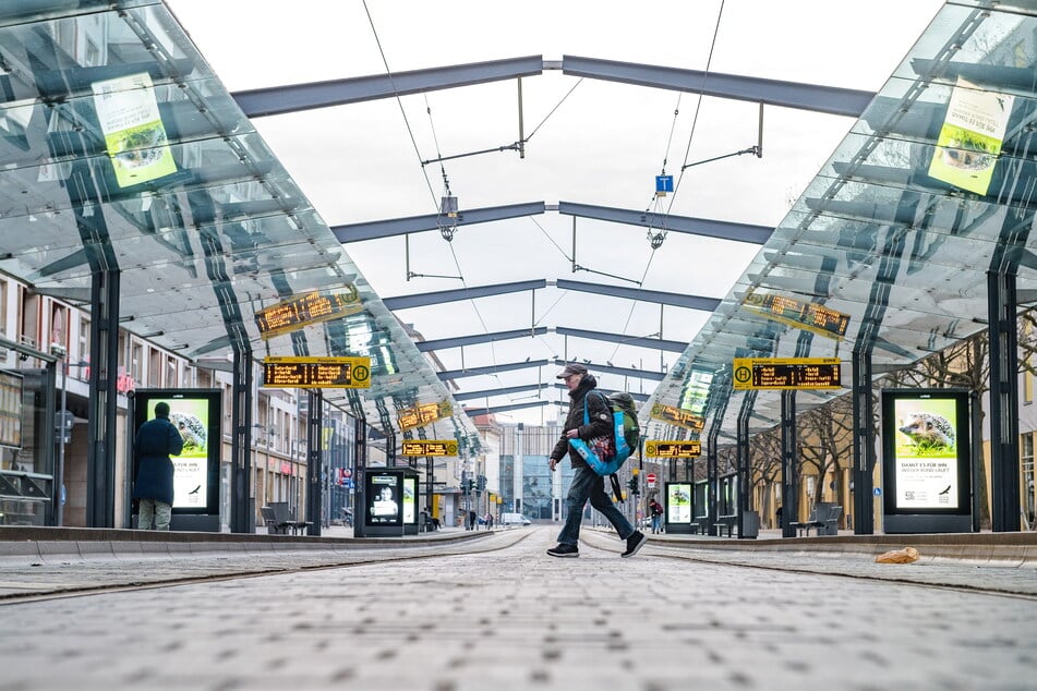 Heute dürfte es an Dresdens Haltestellen einsam werden.