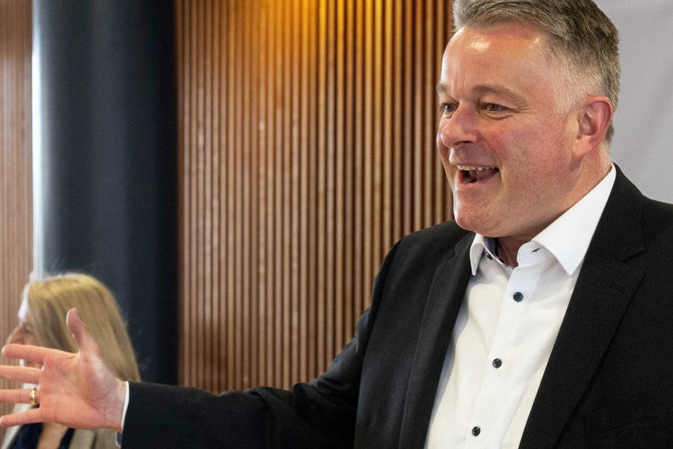 Gordon Schnieder (50, CDU), Wahlsieger und voraussichtlich zukünftiger Ministerpräsident von Rheinland-Pfalz, will mit der SPD sondieren.