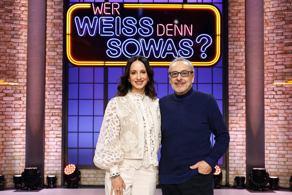 Stephanie (40) und Wolfgang Stumph (79) treten bei der Quizshow "Wer weiß denn sowas?" im Vater-Tochter-Duell an.