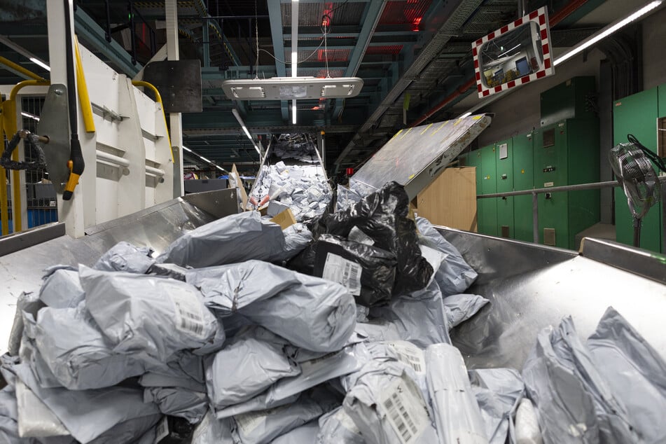 Im vergangenen Jahr kamen rund 5,9 Milliarden Billigartikel aus Drittstaaten in die EU. (Archivfoto)