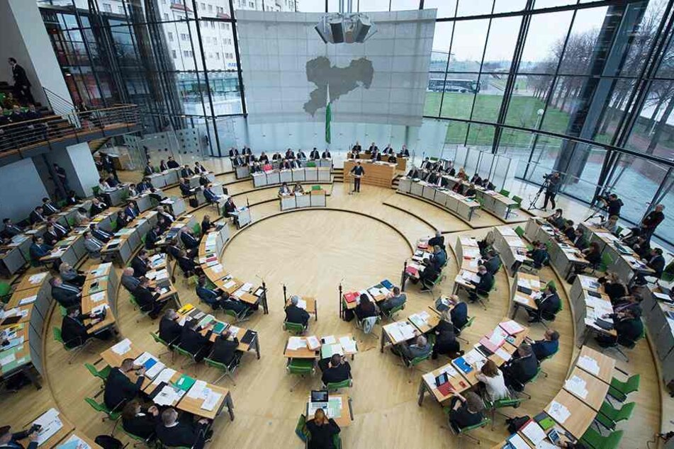Michael Kretschmer gibt seine Regierungserklärung ab.