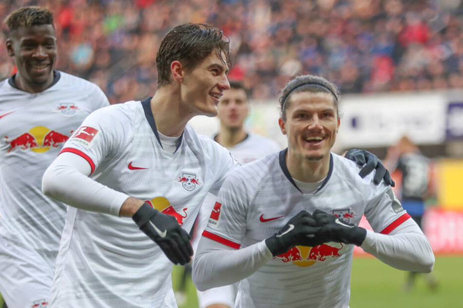 Zwei Torschützen unter sich: Innerhalb von knapp 80 Sekunden trafen Patrik Schick (M.) und Marcel Sabitzer (r.) zweimal.