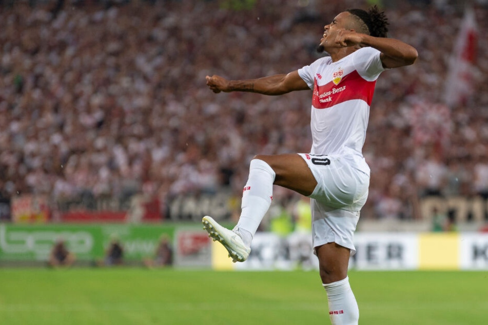 Daniel Didavi bejubelt seinen Treffer zum 2:0 gegen Hannover 96 am 1. Spieltag.