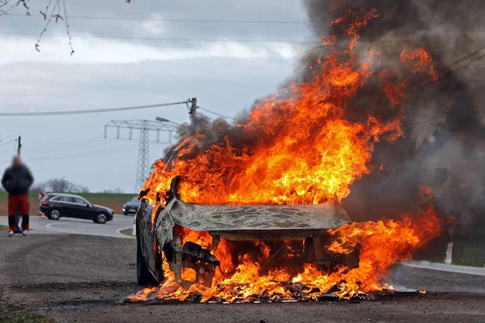 Der Opel stand am Sachsenring in Flammen.