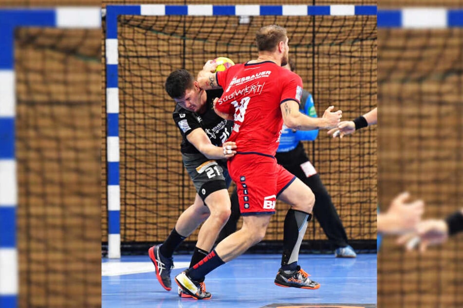 Das tat weh: Philip Jungemann bekam von Bietigheims Weltmeister Michael Kraus den Ellenbogen gegen den Kopf. Kraus kam ohne Strafe davon.