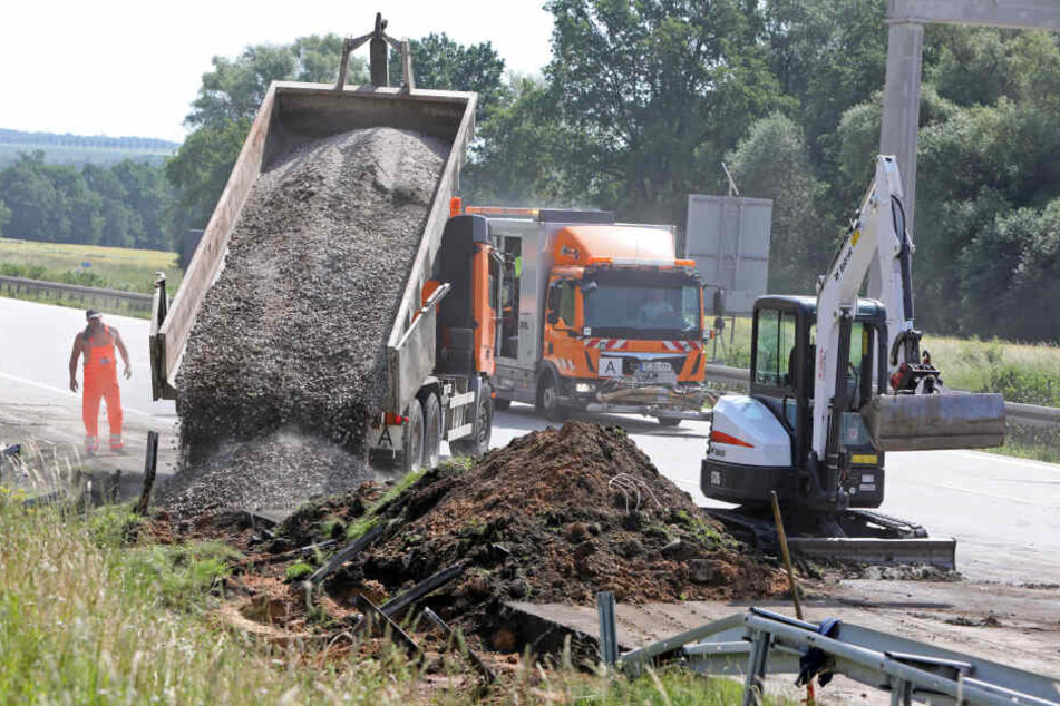 Wegen der Reinigungsarbeiten blieb die A4 bis Mittags gesperrt.