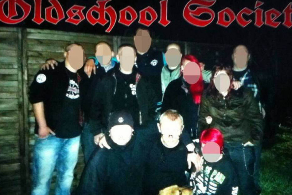 Der Gruppe wird vorgeworfen, im Mai 2015 einen Sprengstoffanschlag auf das Flüchtlingsheim bei Borna geplant zu haben.