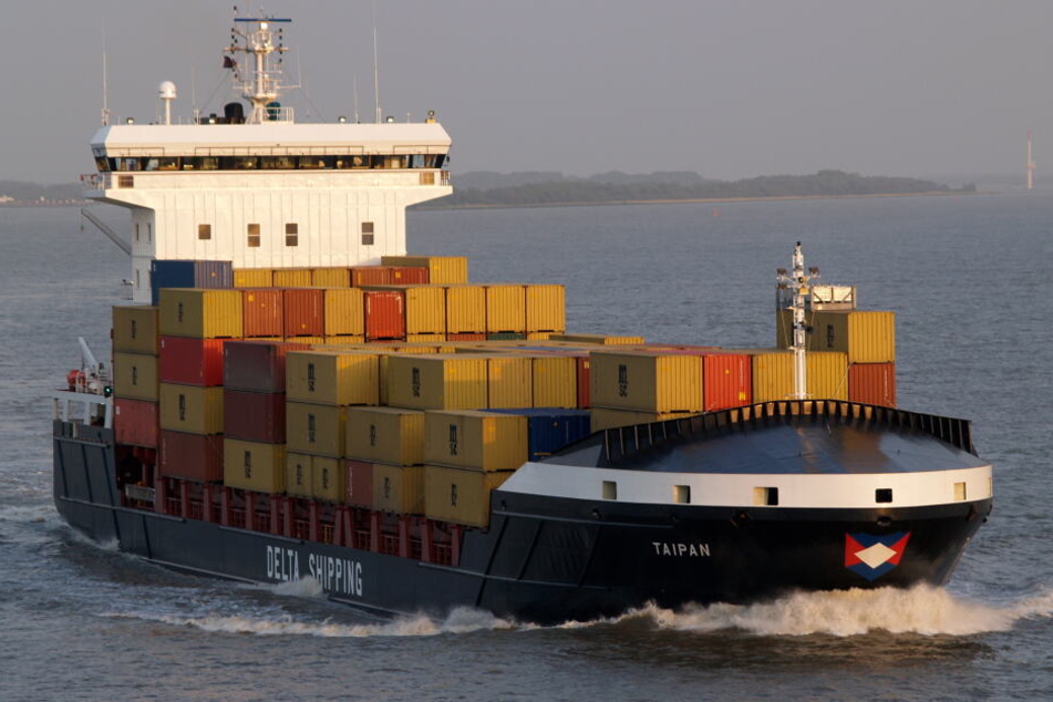 Auch das Hamburger Frachtschiff "Taipan" wurde 2010 vor der somalischen Küste von Seeräubern überfallen. (Archivbild)
