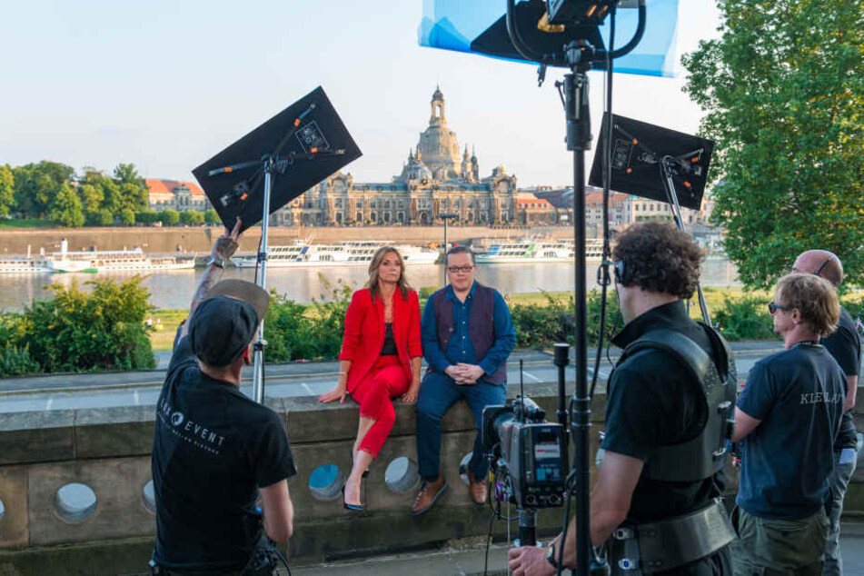 Angelo Kelly vor dem Ort, an dem sein Vater am Boden zerstört war: Der Dresdner Frauenkirche.