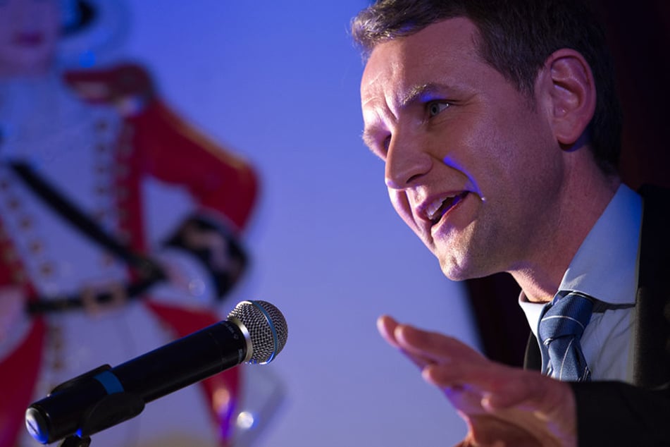 Der Thüringer Rechtsaußen wird Mittwochabend in der Nähe von Pirna erwartet.