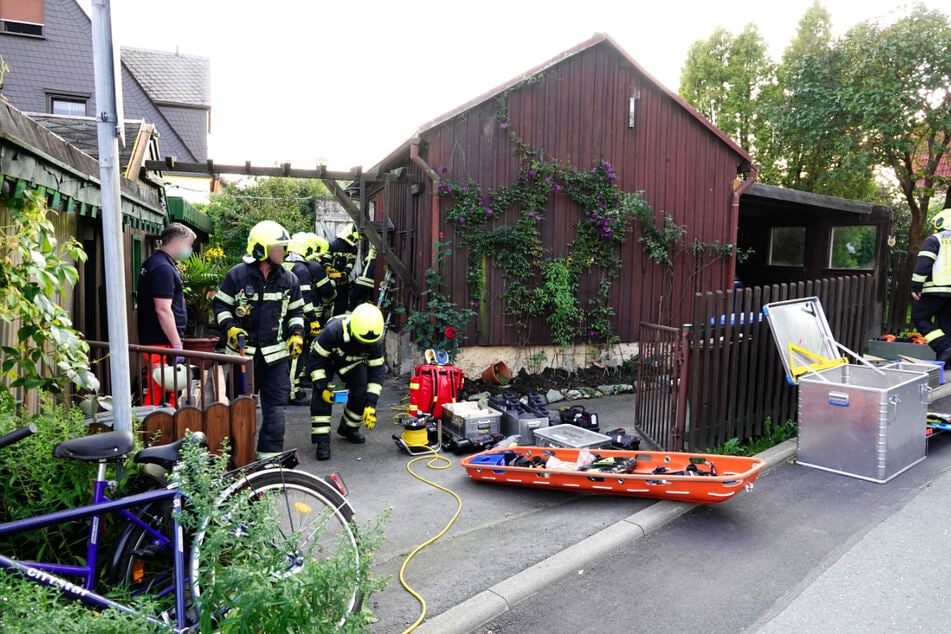Die Feuerwehr wurde am Sonntag gegen 17 Uhr zu einem eingestürzten Schuppen gerufen.
