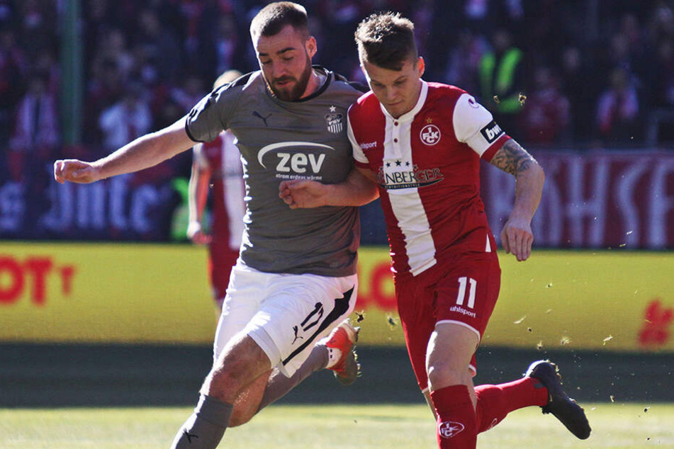 Morris Schröter (l., hier gegen Lauterns Florian Pick) soll wieder für mehr Tempo über die Außen sorgen.