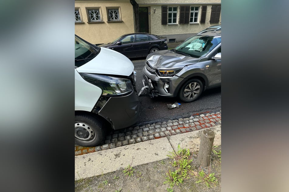 Eine Person wurde leicht verletzt ins Krankenhaus eingeliefert.