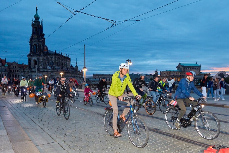 Ab 18.30 Uhr läuft in Dresden die große Radnacht des ADFC, die zweieinhalb Stunden andauern soll.