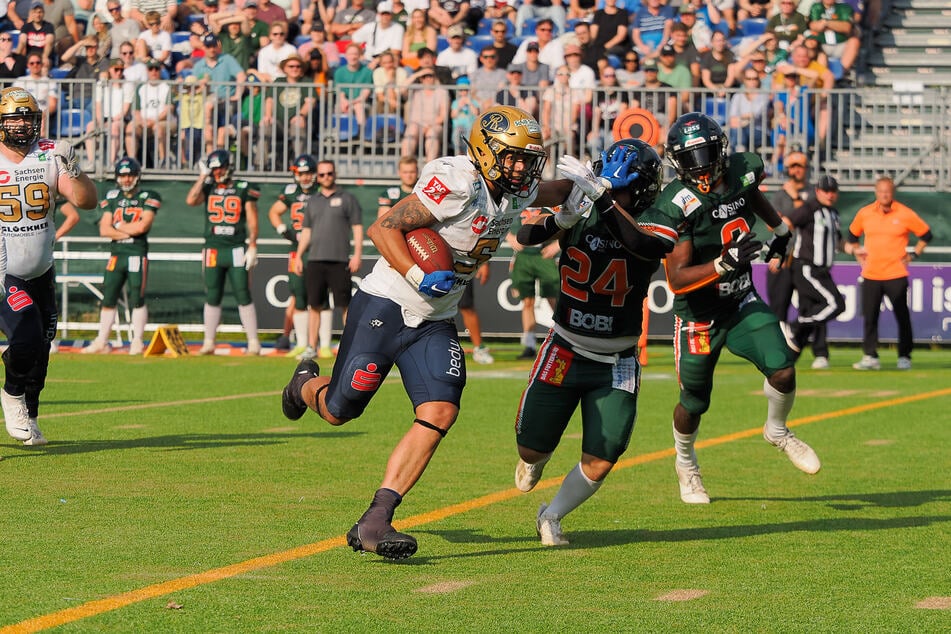 Nico Barrow (l.) erlief zwei Touchdowns für die Monarchs.