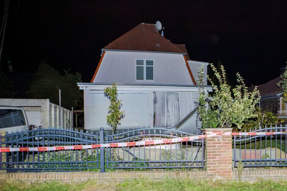 In diesem Wohnhaus in Berlin-Neukölln kam es am Montagabend zu der verheerenden Explosion.