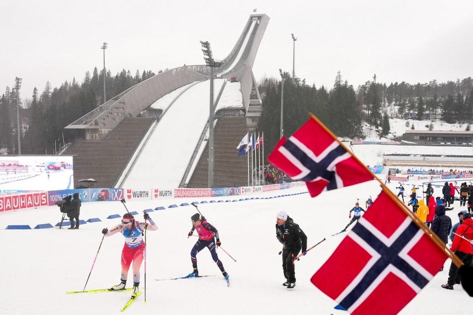 Neben Biathlon haben am Holmenkollen auch Skispringen, Langlauf und Kombination ihr Zuhause.