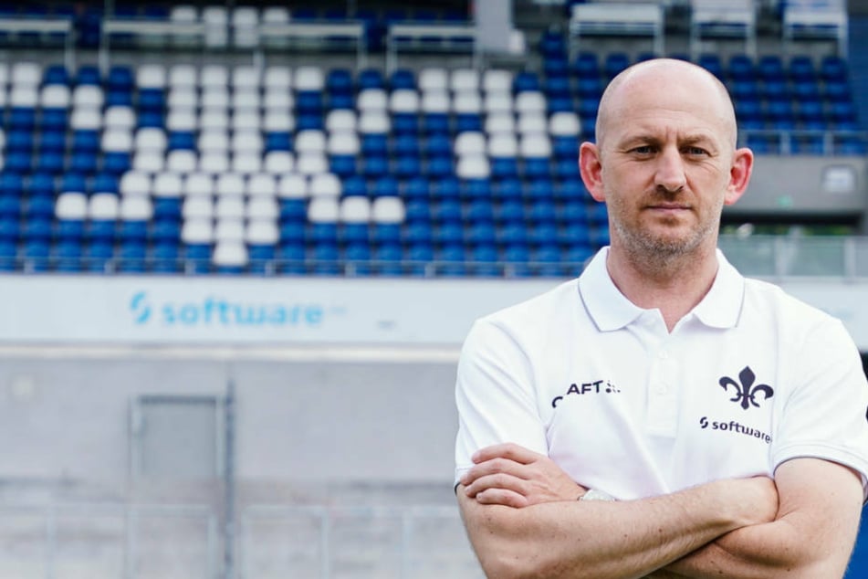 Gleich bei seinem ersten Pflichtspiel mit dem SV Darmstadt 98 muss der neue Trainer Torsten Lieberknecht (479 mit großen Personalproblemen kämpfen.